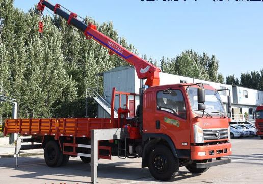 點(diǎn)擊查看詳細(xì)信息<br>標(biāo)題：6.3噸東風(fēng)隨車吊 閱讀次數(shù)：1918