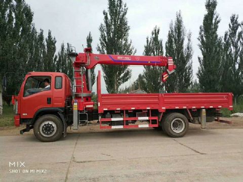 點擊查看詳細信息<br>標(biāo)題：8噸東風(fēng)隨車吊 閱讀次數(shù)：2062