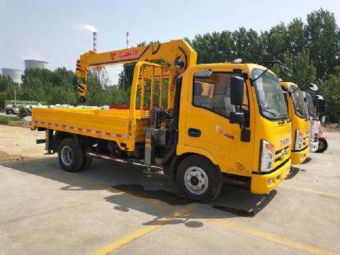 點擊查看詳細信息<br>標(biāo)題：4噸唐駿隨車吊 閱讀次數(shù)：2124