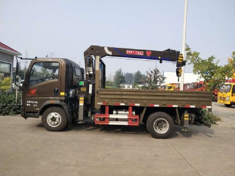 點擊查看詳細信息<br>標(biāo)題：4噸重汽豪沃隨車吊 閱讀次數(shù)：2156