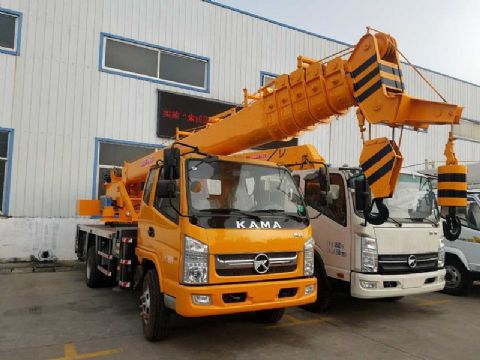 點(diǎn)擊查看詳細(xì)信息<br>標(biāo)題：10噸凱馬汽車吊 閱讀次數(shù)：2174