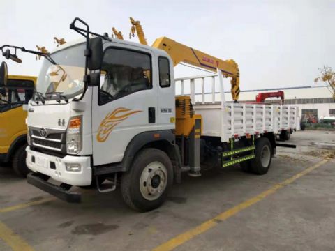 點擊查看詳細信息<br>標(biāo)題：5噸重汽豪曼隨車吊 閱讀次數(shù)：2904